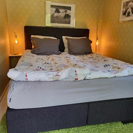 Minihus Med Stor Traedgardstomt Naera Golf Och Hav Villa Trosa Exterior photo